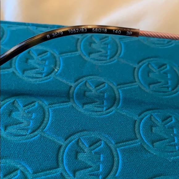 New BURBERRY - Picture 5 of 7